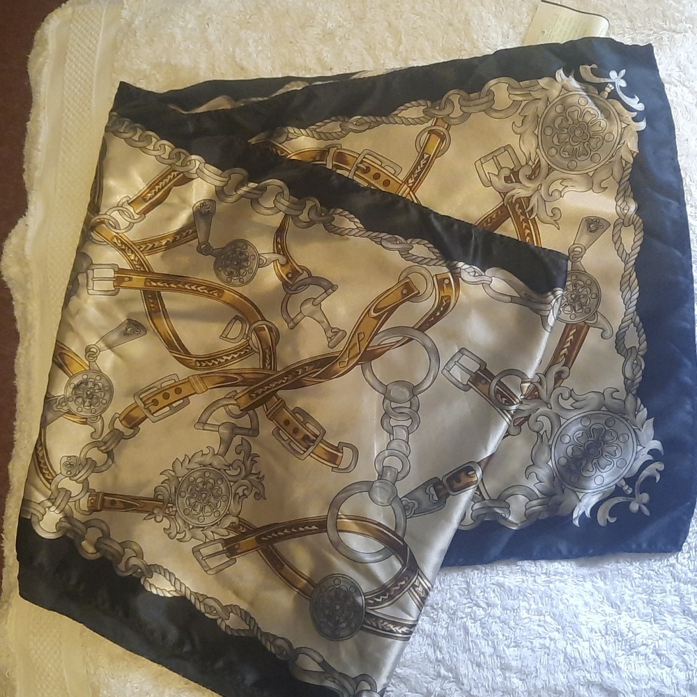 Womens cejon scarf. 100% polyester